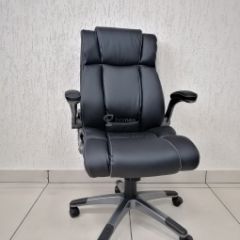 Кресло Barneo K-44 для руководителя (черная экокожа) в Урае - uray.mebel24.online | фото