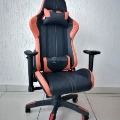 Кресло геймерское Barneo K-52 (черная экокожа оранжевые вставки) в Урае - uray.mebel24.online | фото