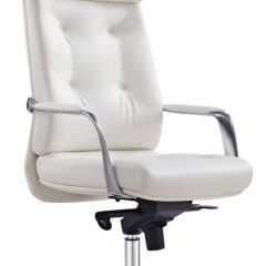 Кресло руководителя Бюрократ _DAO/WHITE белый в Урае - uray.mebel24.online | фото